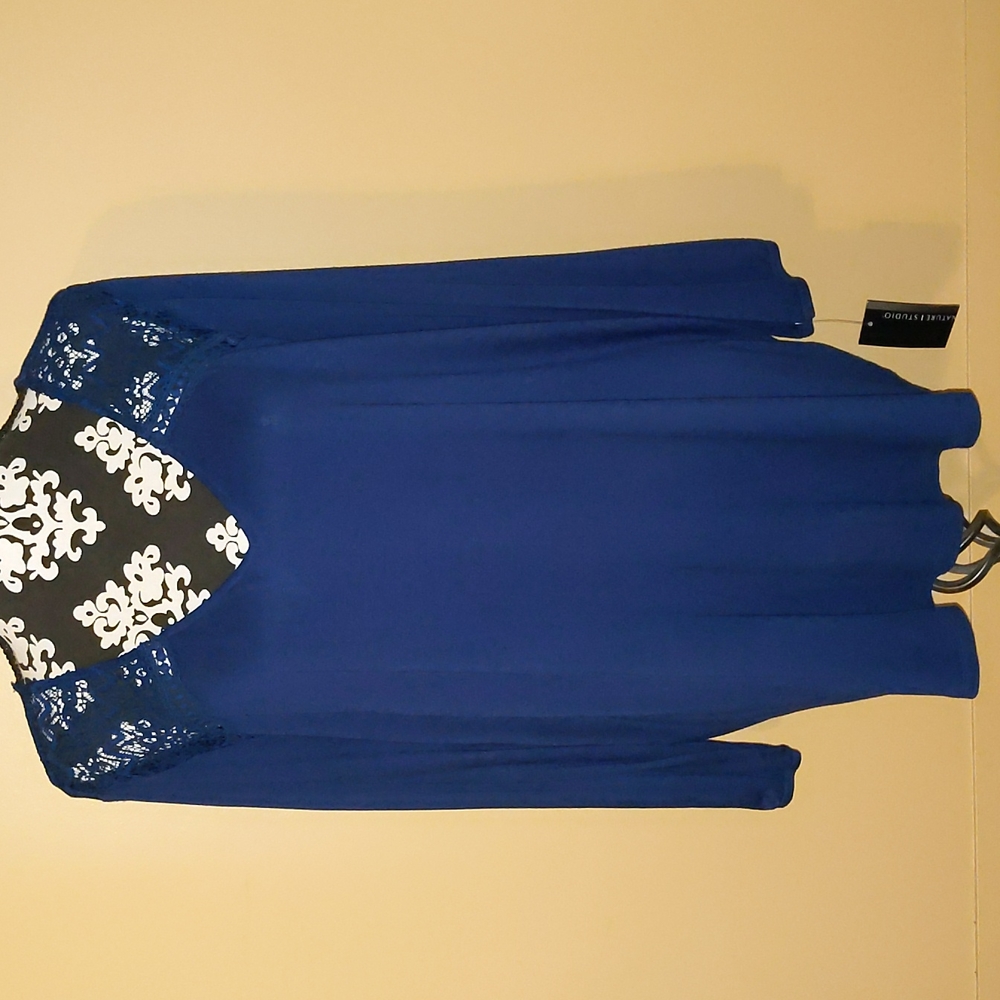 NWT Ladies Signature Studio Plus 3/4 sleeve top Navy Blue w/lace detail Sz 2X